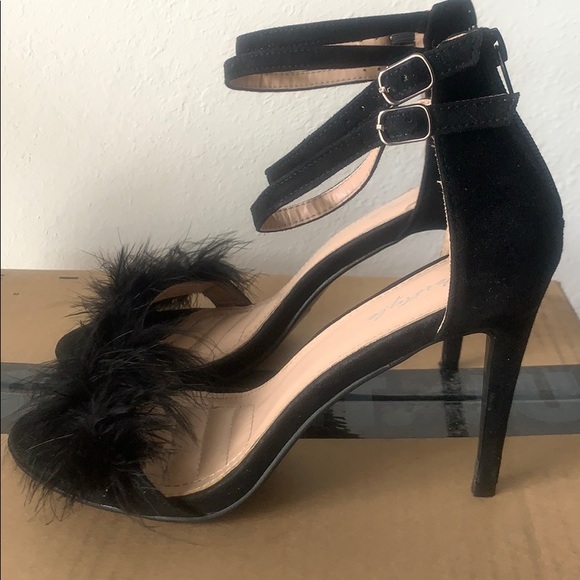 Heels - Picture 2 of 4